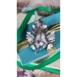 Silver Faux Pearl Maple Leaf Shaped Brooch